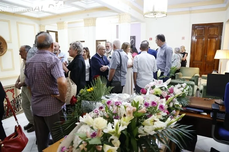 Foto 7 - C&aacute;lida despedida a Encarnaci&oacute;n P&eacute;rez en su capilla ardiente con numerosos rostros conocidos