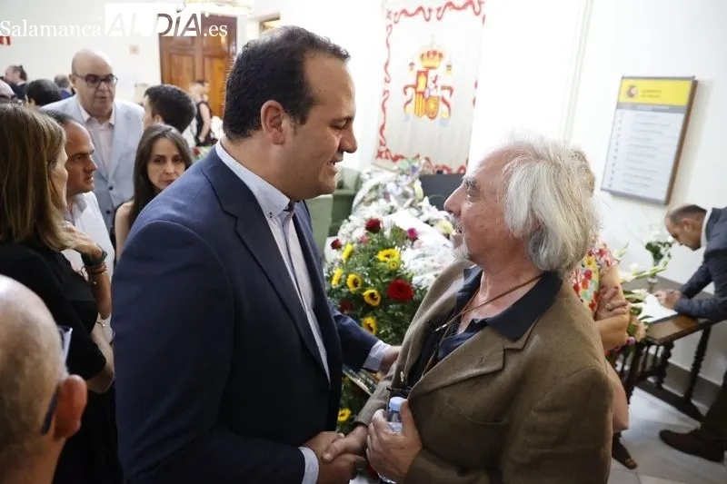 Foto 5 - C&aacute;lida despedida a Encarnaci&oacute;n P&eacute;rez en su capilla ardiente con numerosos rostros conocidos