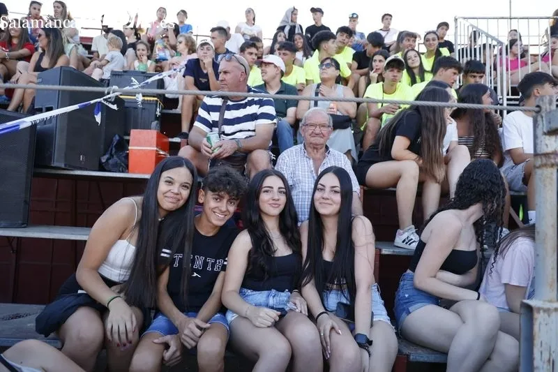 Foto 60 - La capea pone el ambiente previo a la noche de fiesta en Santa Marta