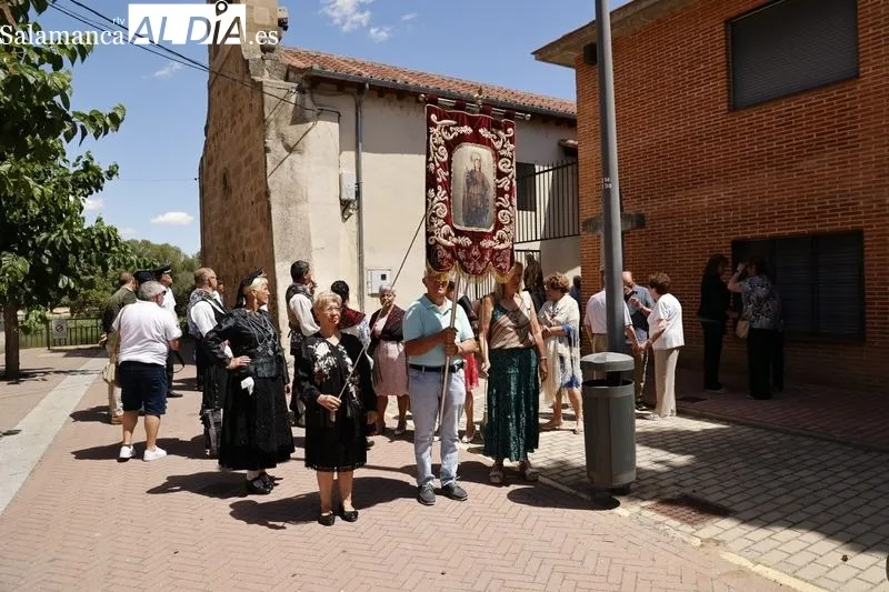 Foto 6 - Cientos de personas en la tradicional misa en honor a Santa Marta 