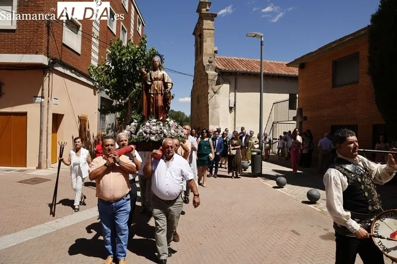 Foto 10 - Cientos de personas en la tradicional misa en honor a Santa Marta 