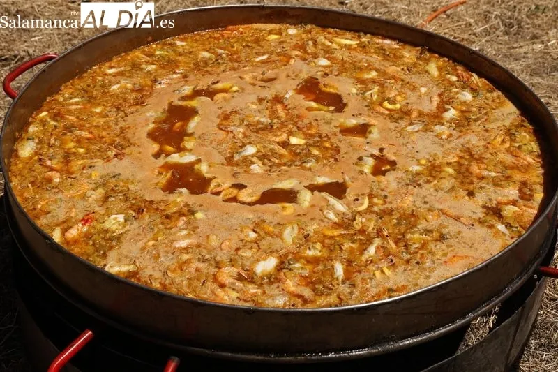 Foto 3 - Gran paella popular para terminar las fiestas de Santa Marta