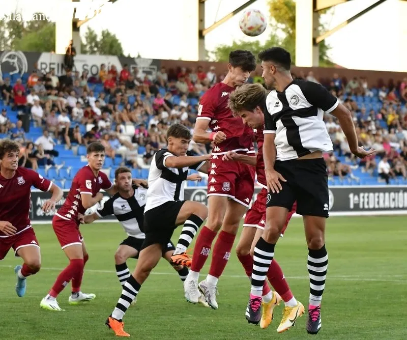 Foto 17 - Unionistas cae goleado en su primer test de pretemporada ante el Alcorc&oacute;n (0-5)