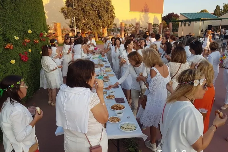 La historica comadrona de Macotera, Paulina Cuesta, participaba en la actividad ‘Noches en Blanco’
