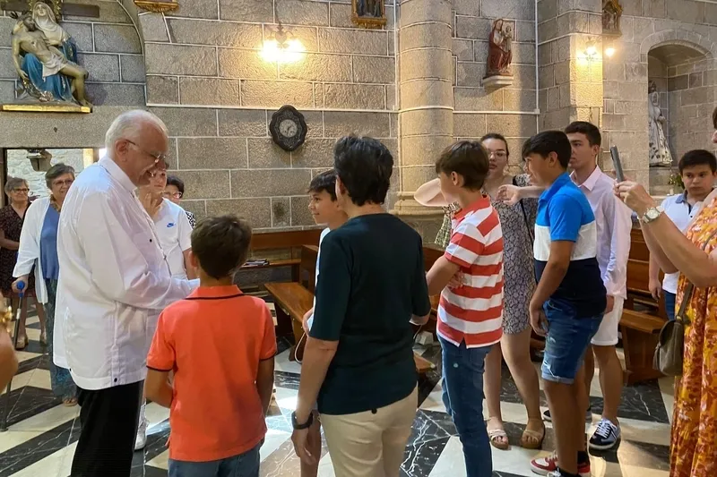 Mons. Baltazar Porras compartió el domingo pasado con los villaviejenses / FOTOS: DIÓCESIS DE CIUDAD RODRIGO 