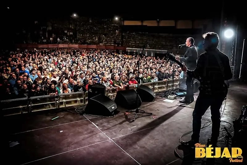 Foto 10 - Las guitarras m&aacute;s afiladas cierran el Festival Internacional de Blues de B&eacute;jar