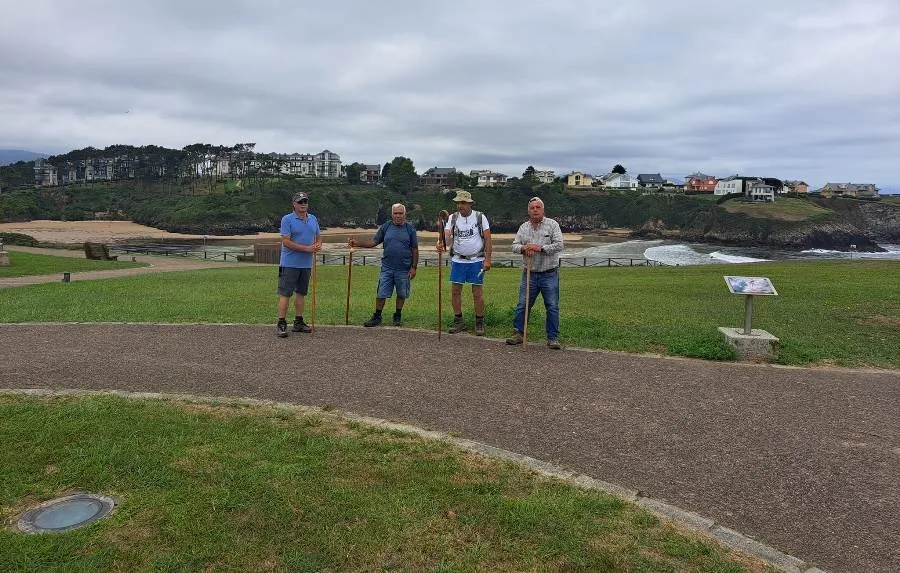 Foto 6 - Los mirobrigenses fans del Camino de Santiago realizan un tramo m&aacute;s de la ruta del Norte 