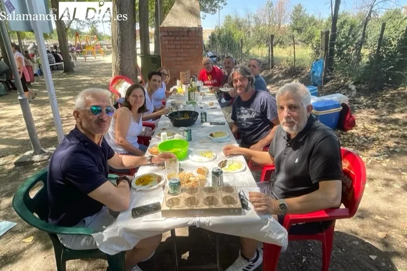 Santiago de la Puebla despide sus fiestas con una paellada