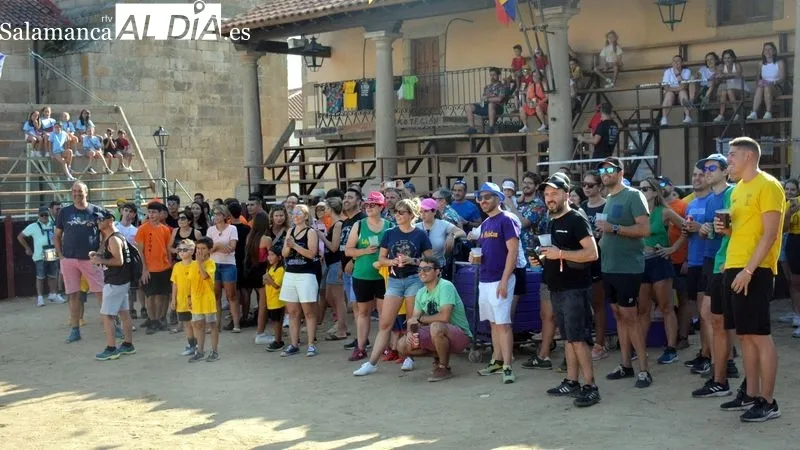 Foto 3 - Las Pe&ntilde;as abren las Fiestas de Santiago de Sobradillo protagonizando el preg&oacute;n y el chupinazo