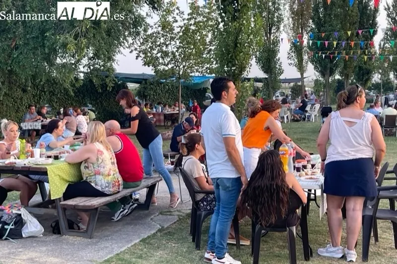 Villoruela despedía este lunes sus fiestas con una merienda popular