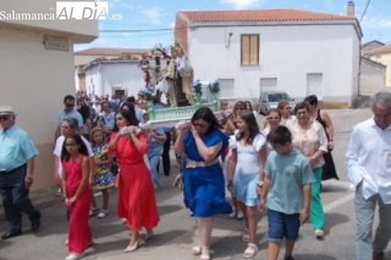 Villoruela ha honrado este domingo al Cristo de la Esperanza y la Virgen del Carmen