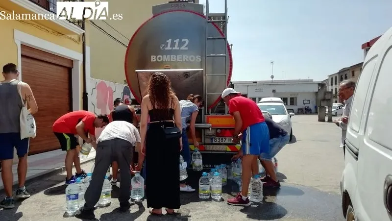 En estos días ha habido, de forma puntual, reparto de agua en cisternas en varios pueblos de la zona