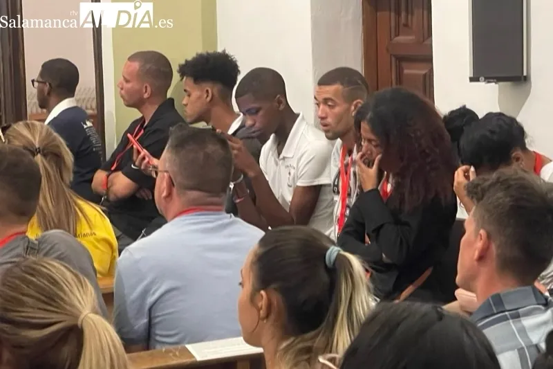 Los peregrinos que pernoctan en Peñaranda han celebrado una misa matinal en las Carmelitas