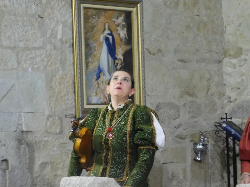 Representación de la obra 'Buscando a Nebrija' en la iglesia de Boada 
