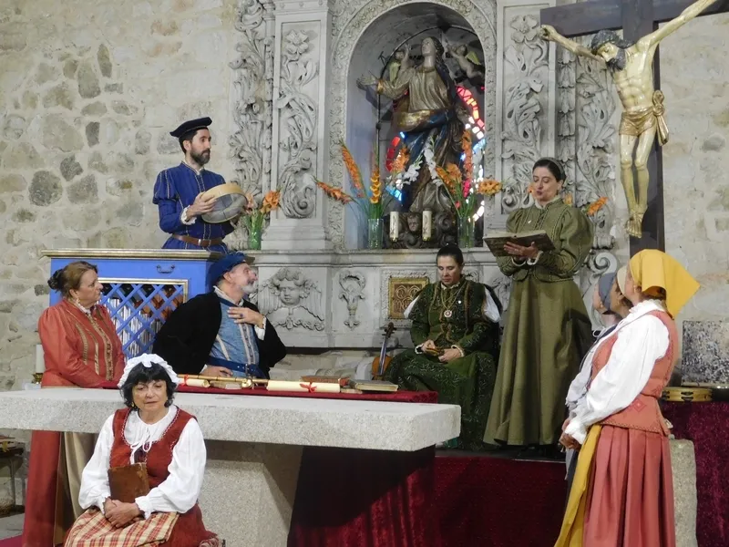 Representación de la obra 'Buscando a Nebrija' en la iglesia de Boada 