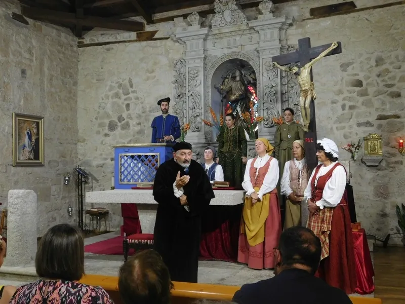 Representación de la obra 'Buscando a Nebrija' en la iglesia de Boada 