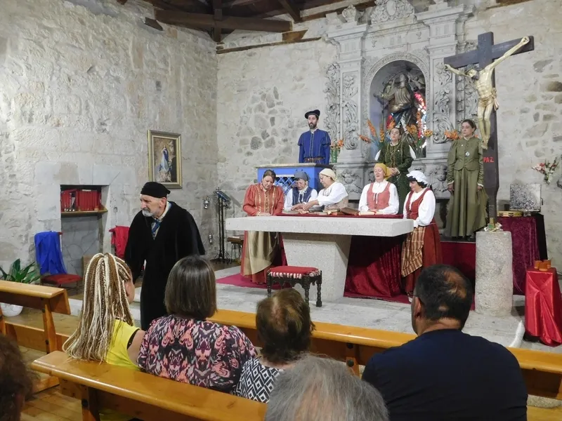 Representación de la obra 'Buscando a Nebrija' en la iglesia de Boada 