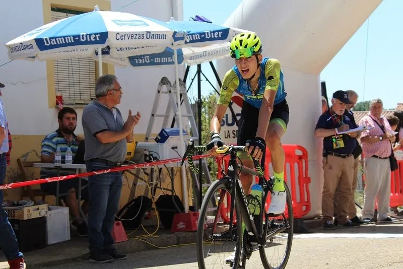 Cadetes de la Escuela Salmantina de Ciclismo en León