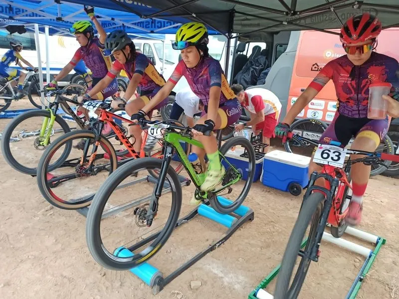 Carla Jiménez y Vega Albares de la Escuela Salmantina de Ciclismo en el Campeonato de España Escolares y Junior disputado en Cartagena