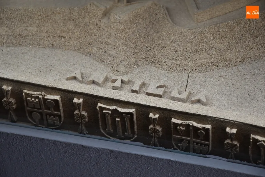 Foto 3 - La detallada maqueta en corcho de Ciudad Rodrigo regresa al zagu&aacute;n de la Casa Consistorial