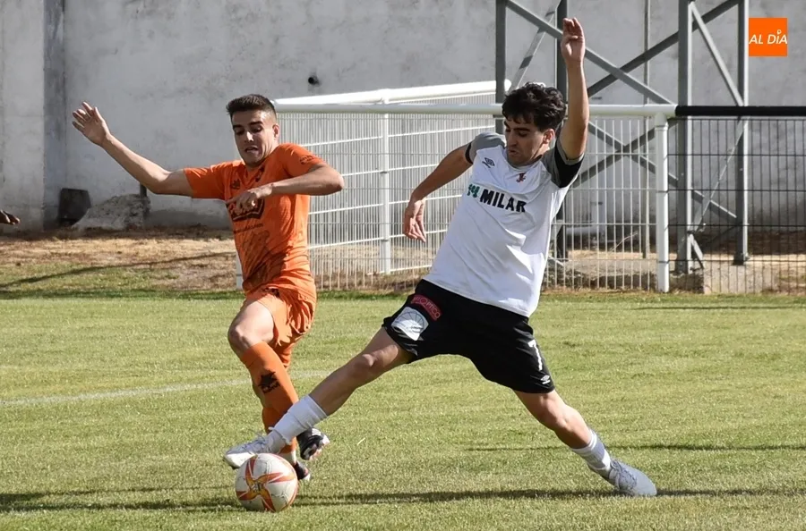 Foto 6 - Dani Crespo, Mario Sopale, Alberto de Vargas e Isma continuar&aacute;n en el Ciudad Rodrigo CF