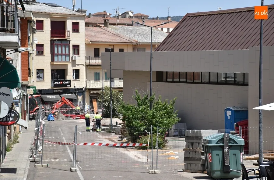 Foto 5 - Cortado un tramo m&aacute;s del Campo de Toledo mientras se reedifica el muro de la Estaci&oacute;n