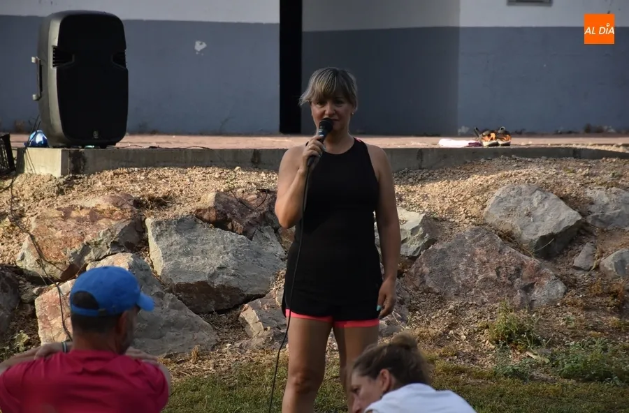 Foto 2 - Una sesi&oacute;n de pilates abre el Verano Deportivo en las inmediaciones del &Aacute;gueda