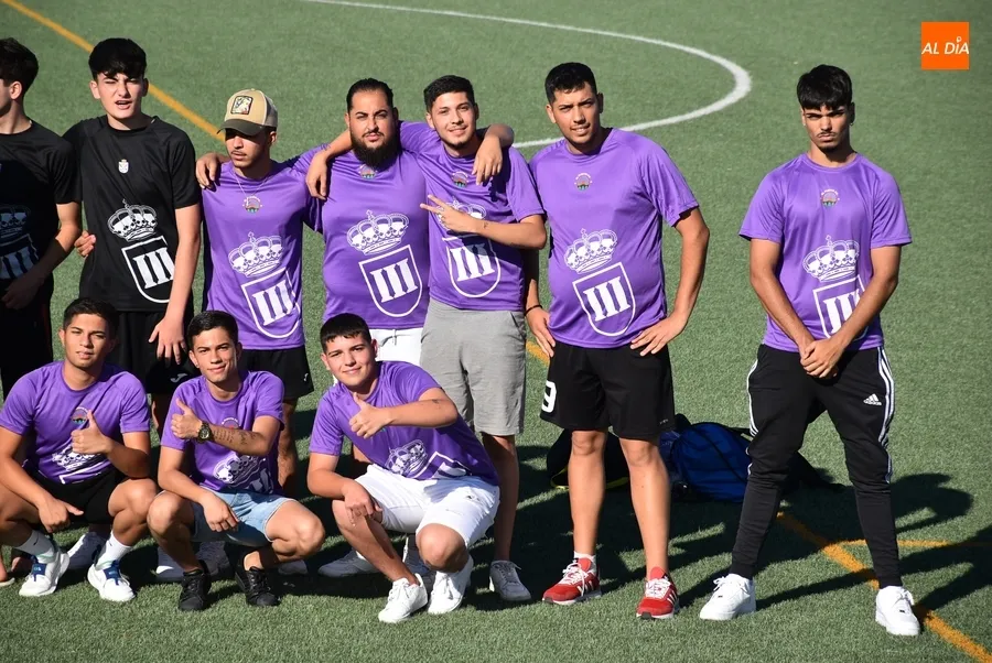 Foto 2 - Un centenar de j&oacute;venes repartidos en 8 equipos inician la lucha por la Farinato League de F7