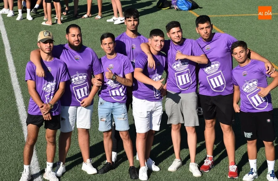 Foto 3 - Un centenar de j&oacute;venes repartidos en 8 equipos inician la lucha por la Farinato League de F7