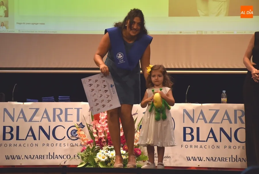Foto 11 - Graduada la 2&ordf; generaci&oacute;n de profesionales del Centro Nazaret Blanco