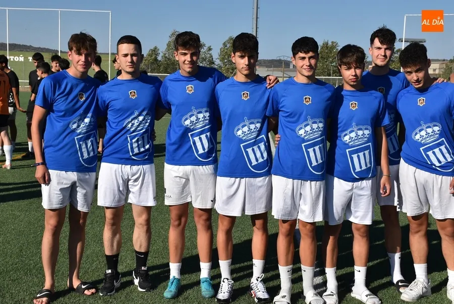 Foto 10 - Un centenar de j&oacute;venes repartidos en 8 equipos inician la lucha por la Farinato League de F7