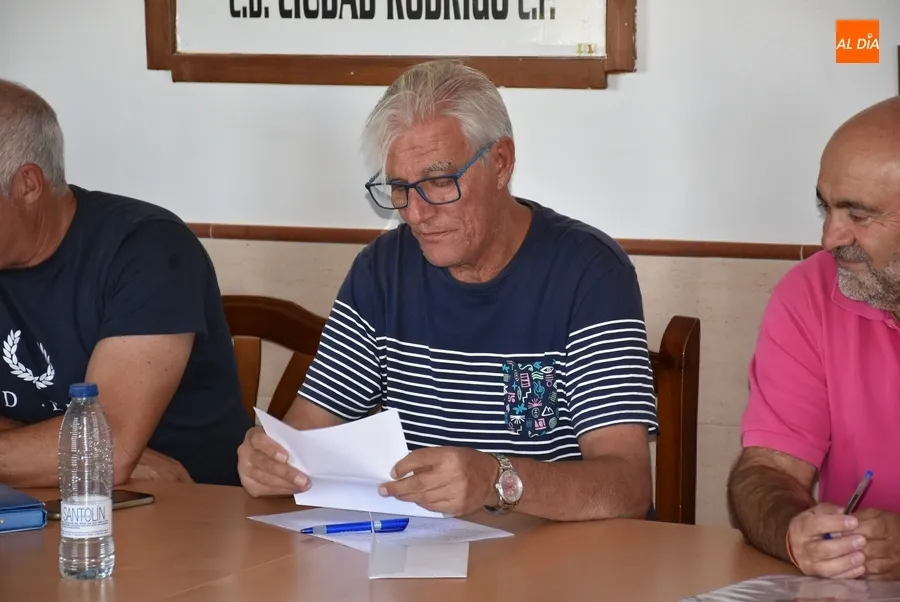 Foto 3 - Dos caras nuevas se suman a la continuidad de la actual Directiva del Ciudad Rodrigo CF