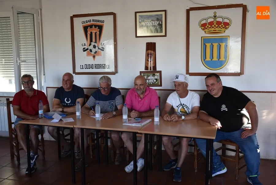 Foto 5 - Dos caras nuevas se suman a la continuidad de la actual Directiva del Ciudad Rodrigo CF
