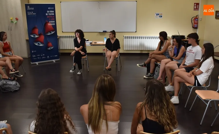 Foto 6 - El Equipo de Apoyo de la Feria de Teatro inicia tambi&eacute;n su andadura