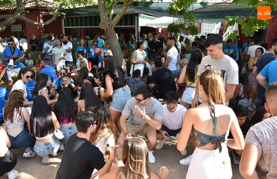 Foto 4 - Concurrid&iacute;sima nueva tarde taurina en el Barrio Nuevo con m&aacute;s juego de las vacas que del novillo