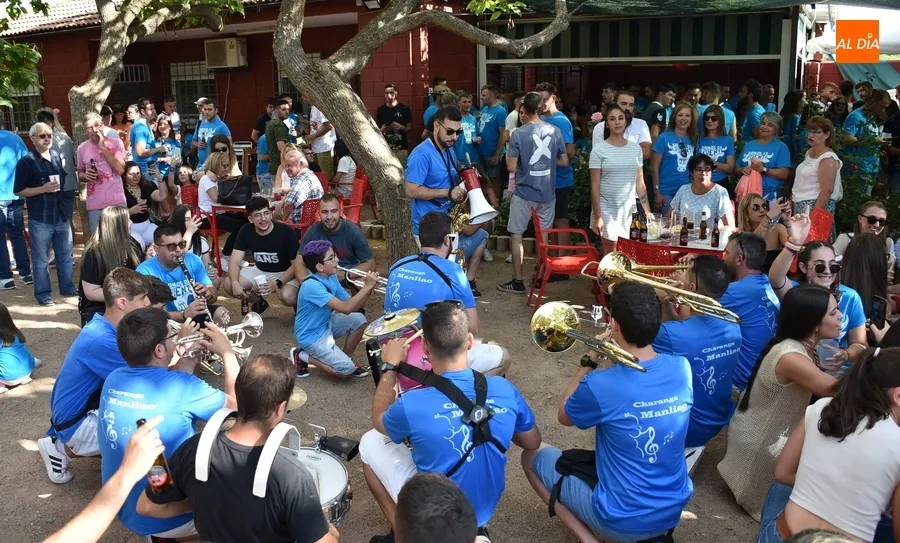 Foto 5 - Concurrid&iacute;sima nueva tarde taurina en el Barrio Nuevo con m&aacute;s juego de las vacas que del novillo