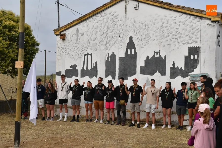 Foto 6 - El Grupo Scout Kennedy se va de campamento inaugurando un m&aacute;stil permanente por sus 50 a&ntilde;os
