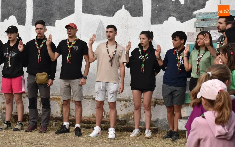 Foto 8 - El Grupo Scout Kennedy se va de campamento inaugurando un m&aacute;stil permanente por sus 50 a&ntilde;os
