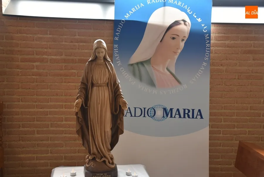 Foto 3 - Ciudad Rodrigo despide en El Salvador a la Reina de Radio Mar&iacute;a