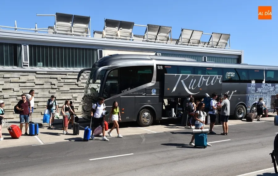Foto 2 - Pernocta en Ciudad Rodrigo un grupo de 71 espa&ntilde;oles y 10 colombianos camino de la JMJ