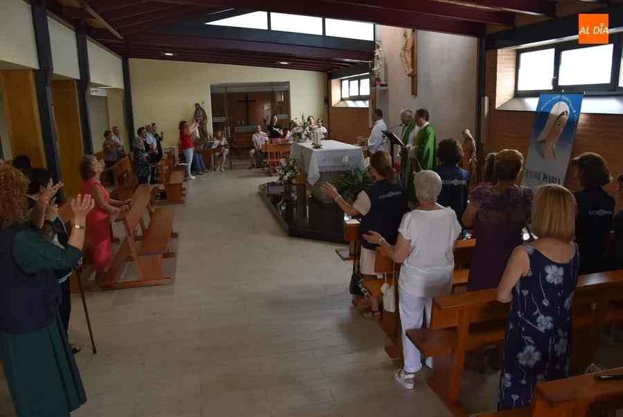 Foto 6 - Ciudad Rodrigo despide en El Salvador a la Reina de Radio Mar&iacute;a