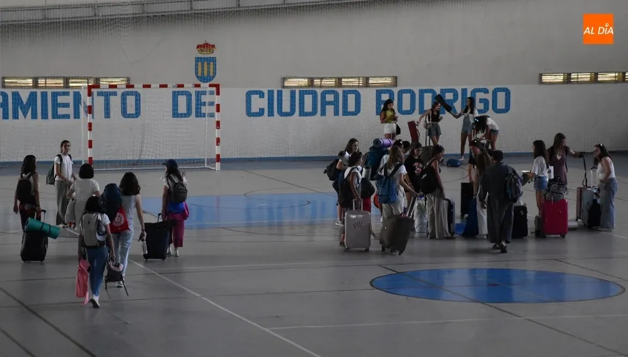 Foto 8 - Pernocta en Ciudad Rodrigo un grupo de 71 espa&ntilde;oles y 10 colombianos camino de la JMJ