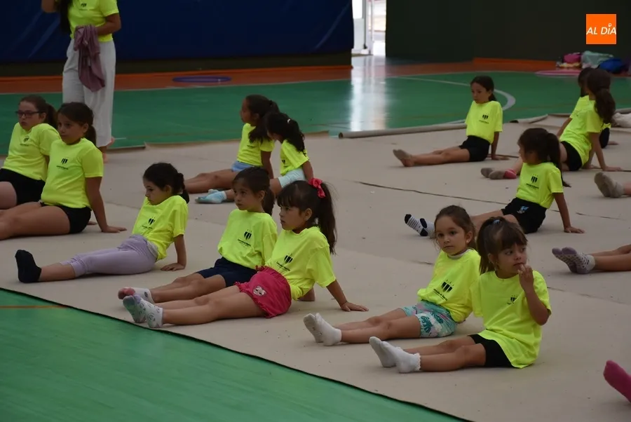 Foto 2 - El Campamento de Gimnasia R&iacute;tmica, con 56 participantes, llega a su jornada de clausura
