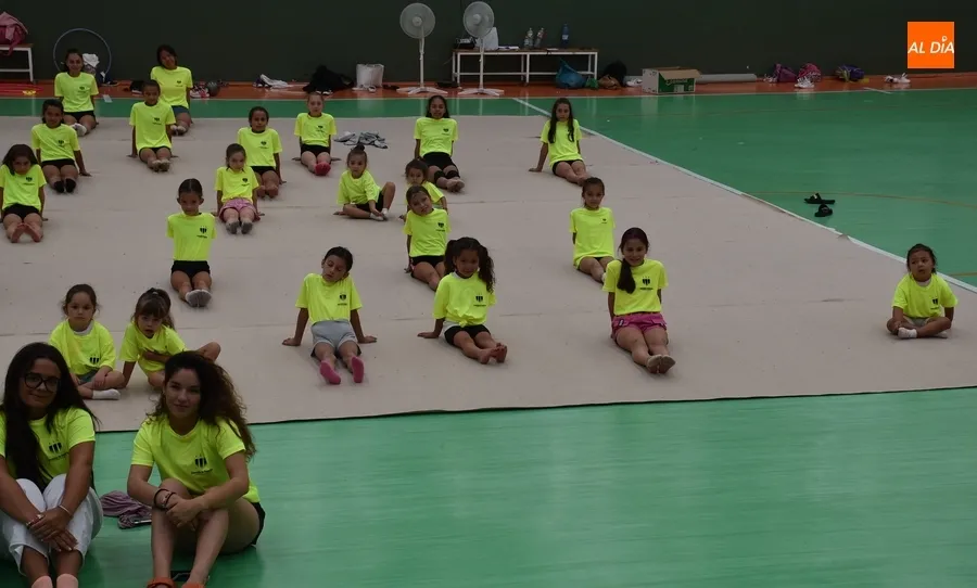 Foto 11 - El Campamento de Gimnasia R&iacute;tmica, con 56 participantes, llega a su jornada de clausura