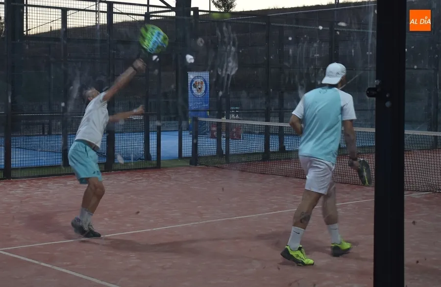 Foto 5 - Alberto Perera y Pipe se llevan el Torneo de P&aacute;del de Ciudad Rodrigo