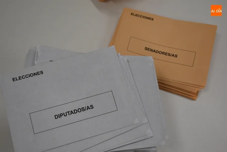 Foto 4 - Preparadas las mesas electorales, que tendr&aacute;n cerca neveras con agua fresca
