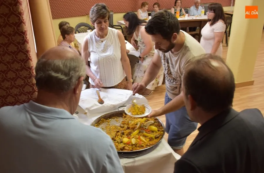 Foto 3 - San Andr&eacute;s cierra sus fiestas degustando paella