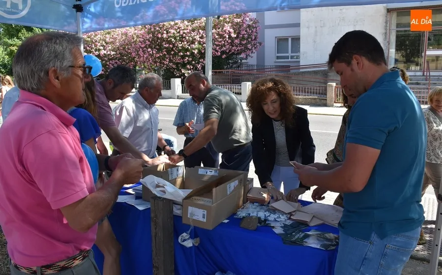 Foto 6 - Sumar se estrena en Ciudad Rodrigo en el 2&ordm; y &uacute;ltimo mercadillo electoral