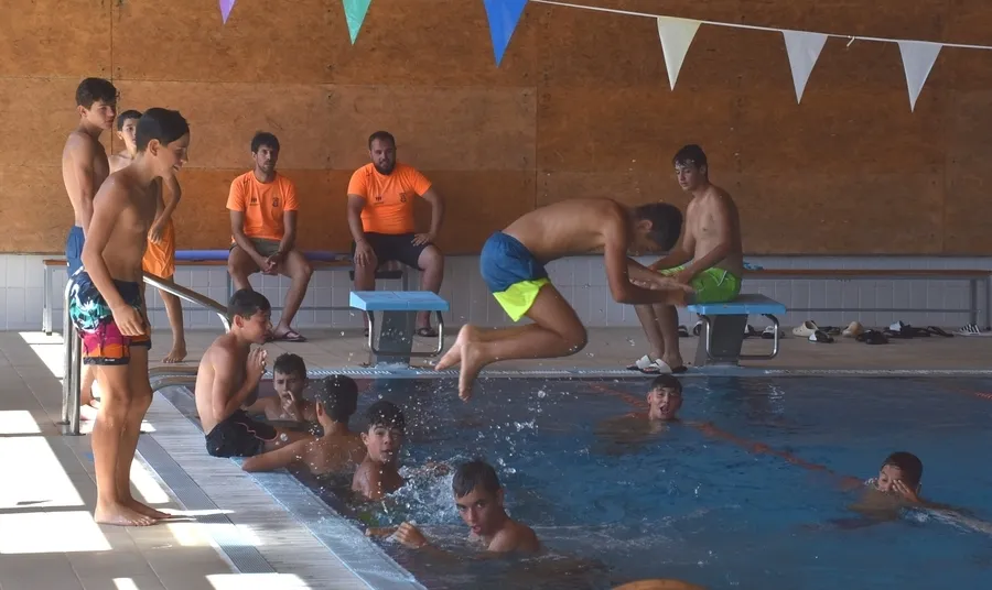 Foto 2 - Los participantes en el Mir&oacute;briga Campus se lo pasan en grande en el Centro Acu&aacute;tico