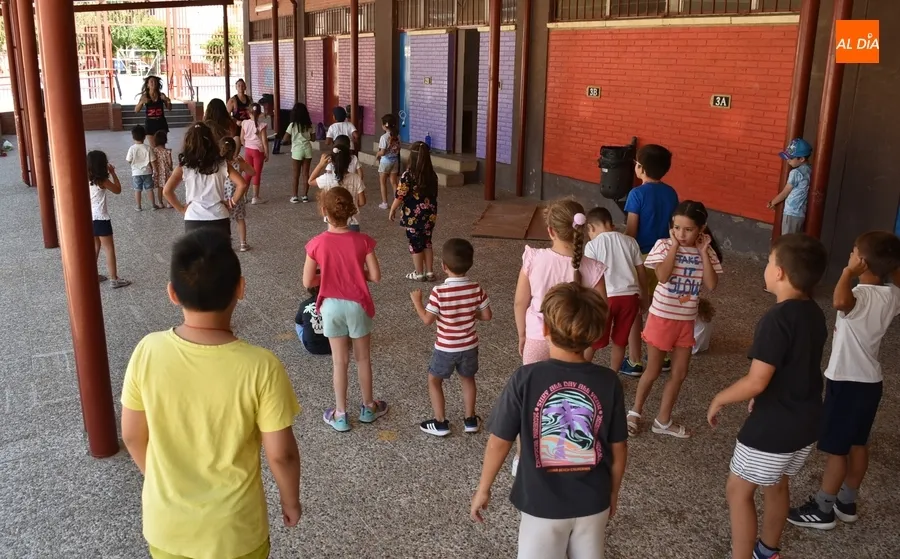Foto 2 - Una sesi&oacute;n de zumba abre el 2&ordm; tramo de Conciliamos en Verano, que re&uacute;ne a 68 ni&ntilde;@s